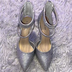 Gorgeous event silver heels